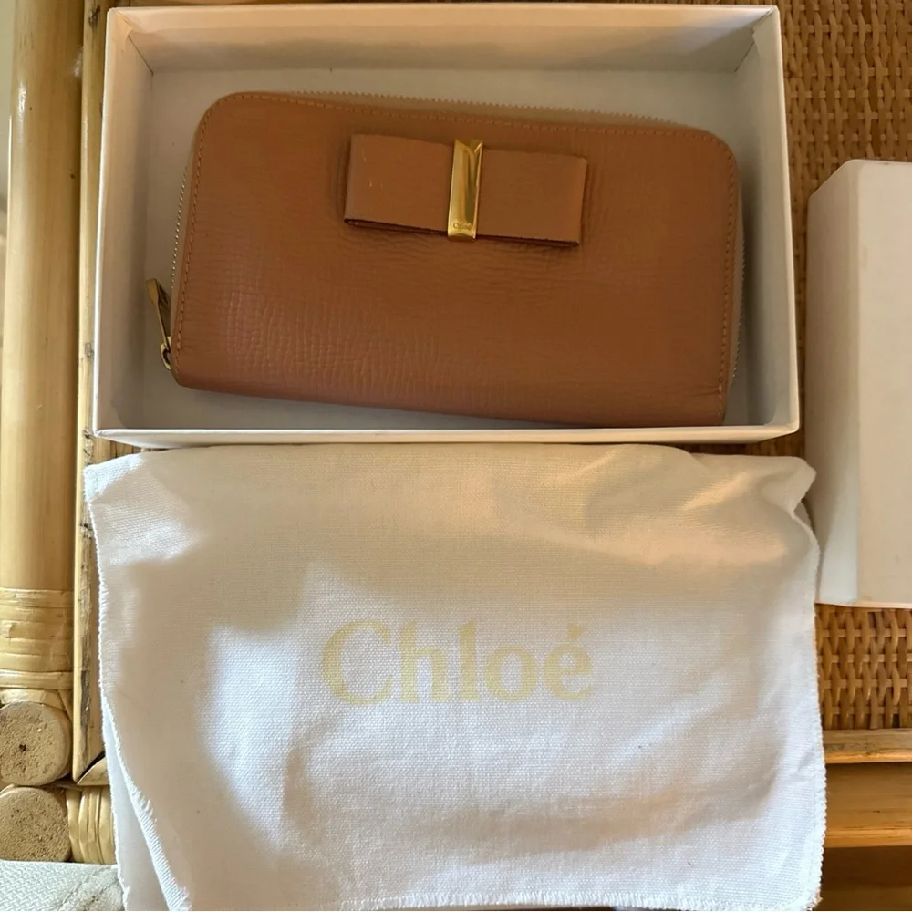CHLOE Pink Leather Pink&Gold Ribbon Bow Zip Around Clutch Wallet w/Dust Bag &Box - Picture 13 of 14